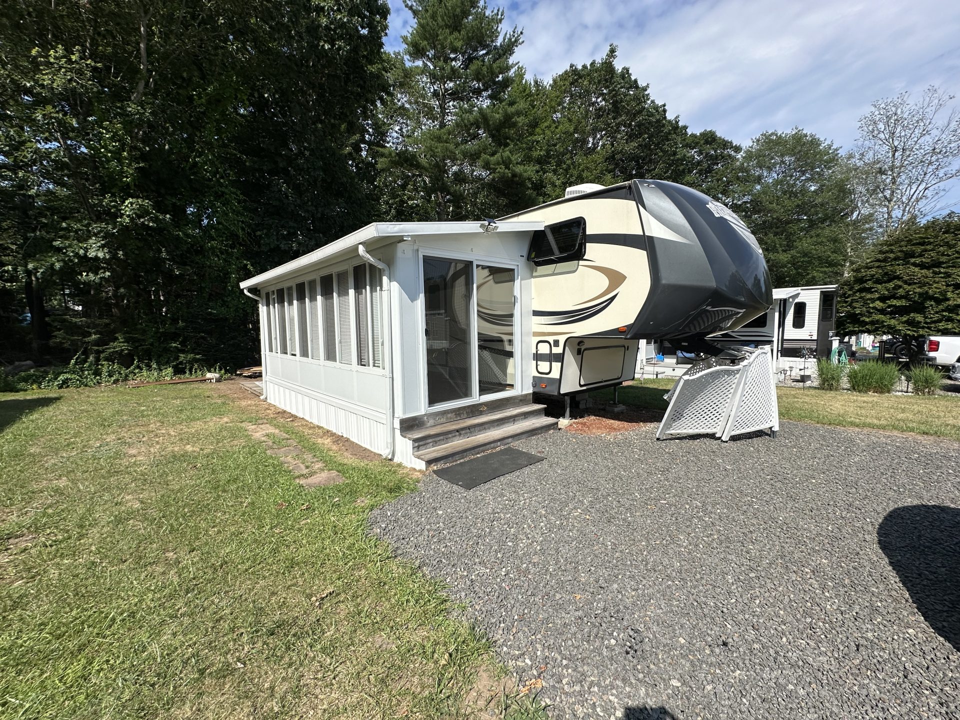 2018 SALEM HEMISPHERE LITE WITH FLORIDA ROOM 2 BEDROOM 2 BATH