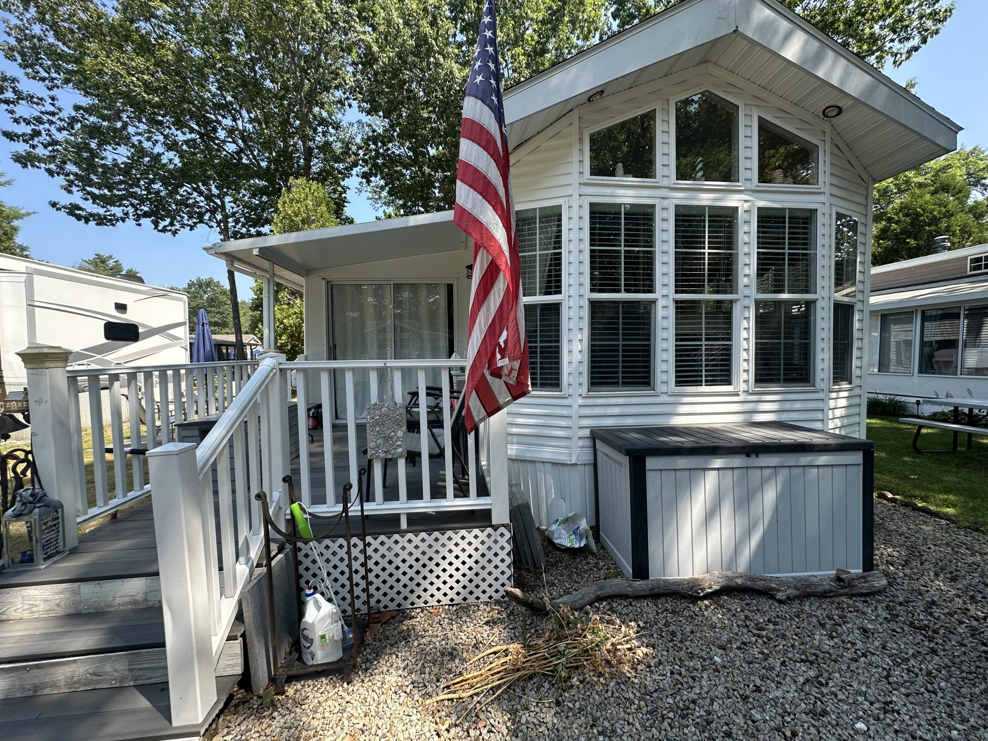 2001 DUTCH PARK 2 BEDROOM PLUS LOFT